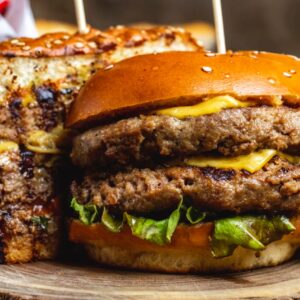 CHICKEN + CHEESE BURGER
